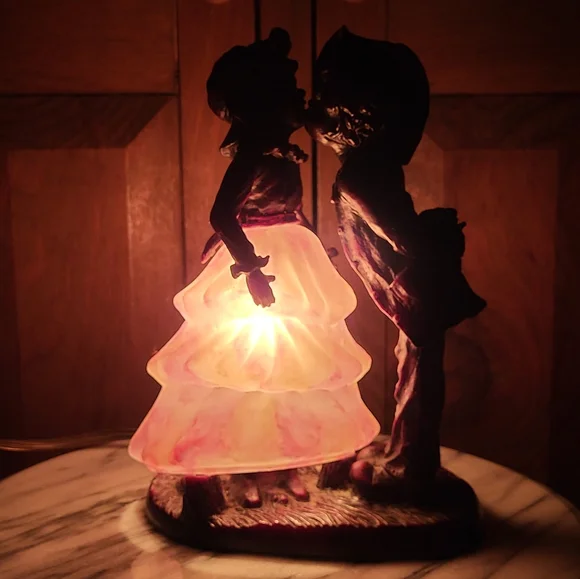 Romantic Silhouette Lamp with Pink Glow - Picture 10 of 12